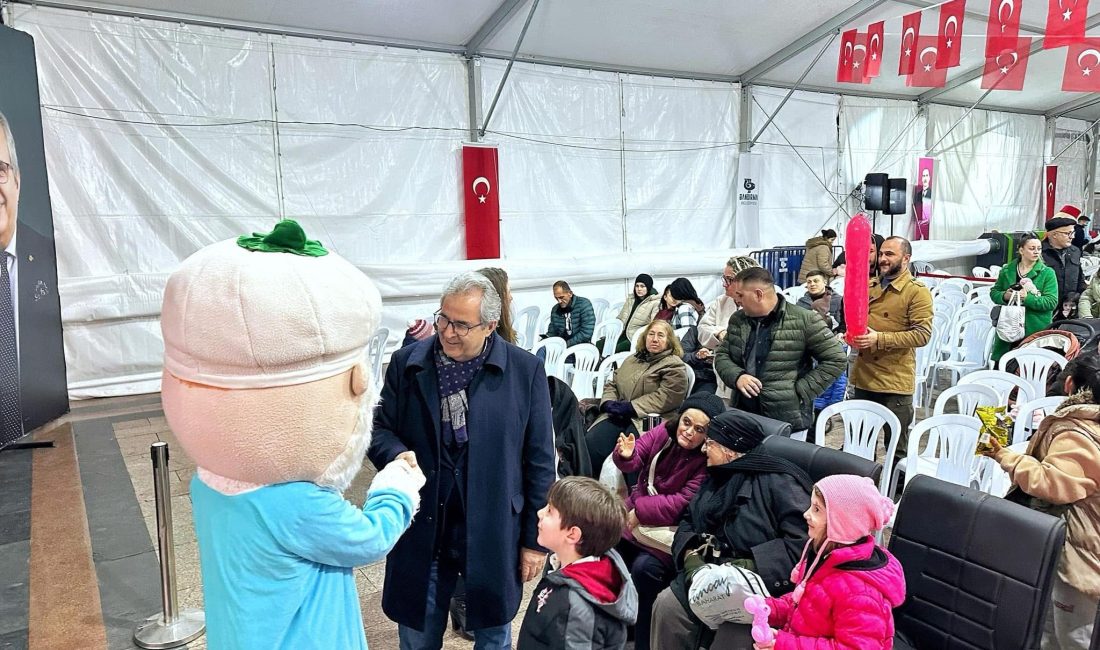 Bandırma’da Ramazan coşkusu etkinliklerle başladı Bandırma Belediyesi tarafından kurulan Ramazan Çadırı’nda iftar sonrası çeşitli etkinlikler