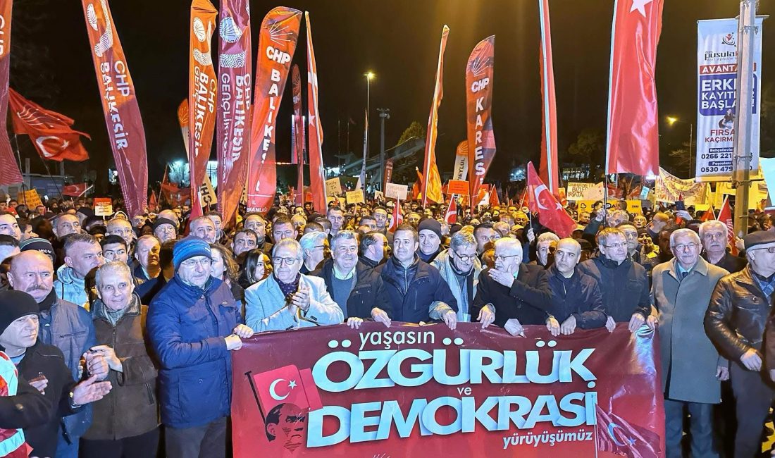 CHP Balıkesir İl Başkanlığı’nın düzenlediği yürüyüşte Ekrem İmamoğlu’nun gözaltına alınmasına