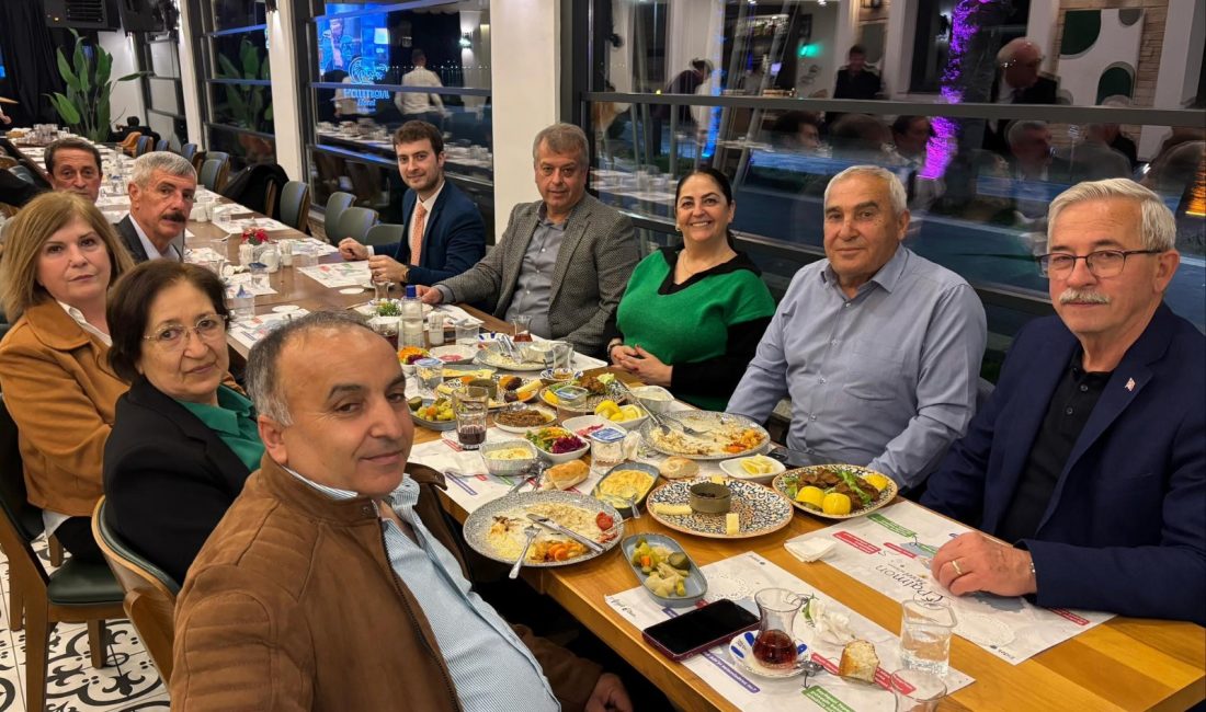Erdek Belediyesi’nden Kadir Gecesi’nde Dayanışma Sofrası Erdek Belediyesi, ramazan ayı boyunca birlik ve hoşgörü içinde sofraların
