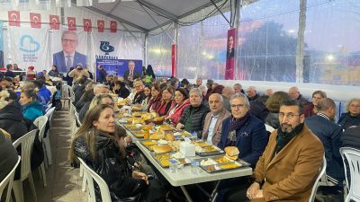 Bandırma Belediyesi tarafından Cumhuriyet Meydanı’nda kurulan iftar çadırı, Ramazan ayının