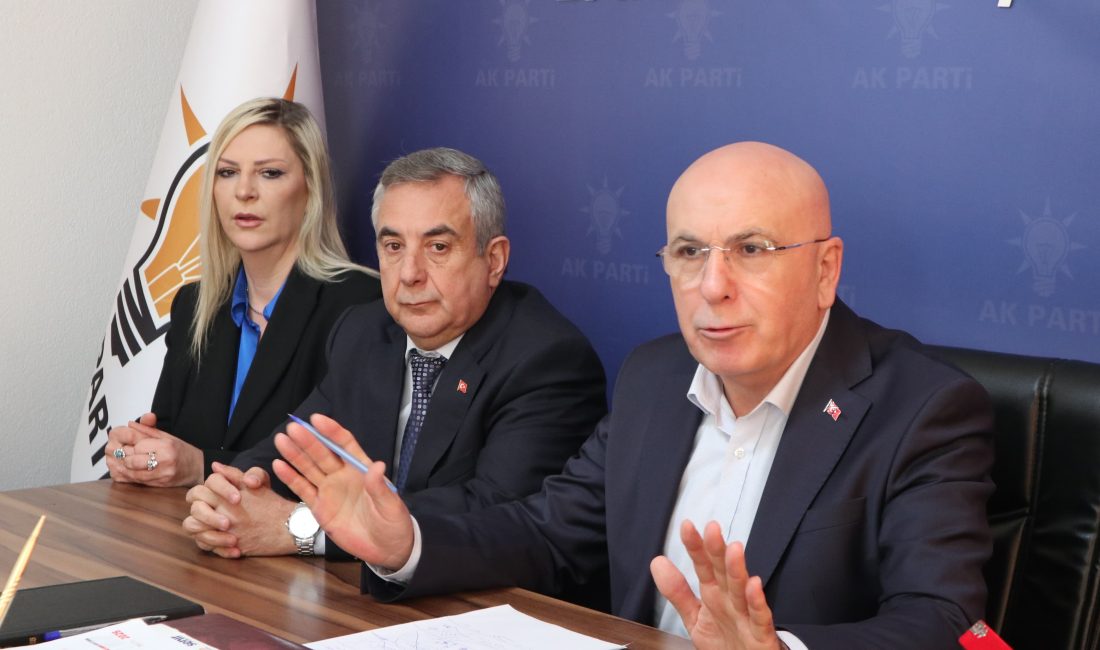 AK Parti Bandırma İlçe Başkanlığı’nı ziyaret eden Milletvekili İsmail Ok,