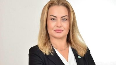 Ayvalık’ta, İYİ Parti İlçe Başkanı Gülten Sütçüoğlu kalp krizi geçirdi.