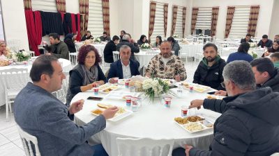 Manyas Belediye Başkanı Ahmet Duru, Ramazan ayında belediye çalışanlarıyla iftar