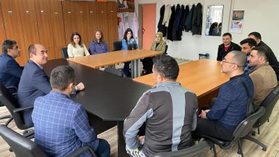 Gönen Kaymakamı Ahmet Altıntaş, Sarıköy ve çevresindeki okulları ziyaret ederek