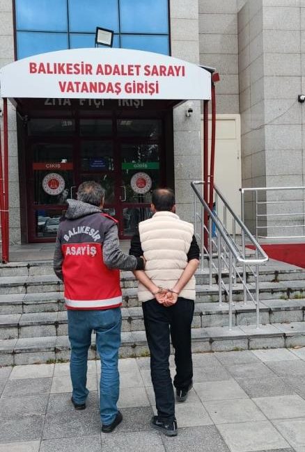 Balıkesir’de bir eve girerek çok sayıda altın ziynet eşyası çalan