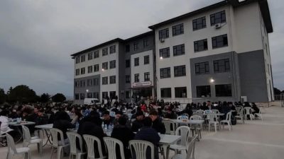 Bandırma Yavuz Sultan Selim Anadolu Lisesi, 410 öğrencisiyle geniş bir