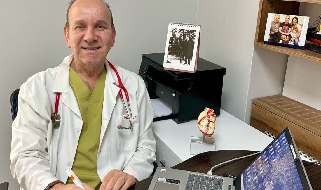 Dr. Panç: ” Bandırma, sağlık alanında hak ettiği yatırımları almalı” Hekimlerin ve sağlık çalışanlarının zor koşullarda görev yaptığını belirten Dr.