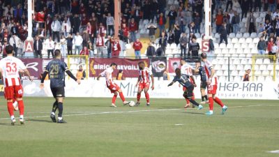 Trendyol 1. Lig’in 27. haftasında Bandırmaspor, sahasında Ümraniyespor’u 2-0 mağlup