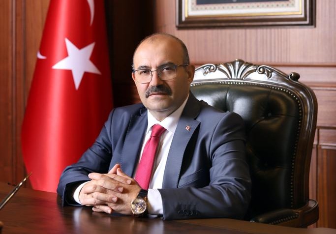 Vali İsmail Ustaoğlu, Yeşilay Cemiyeti’nin 105. yıl dönümünü kutlayarak bağımlılıkla