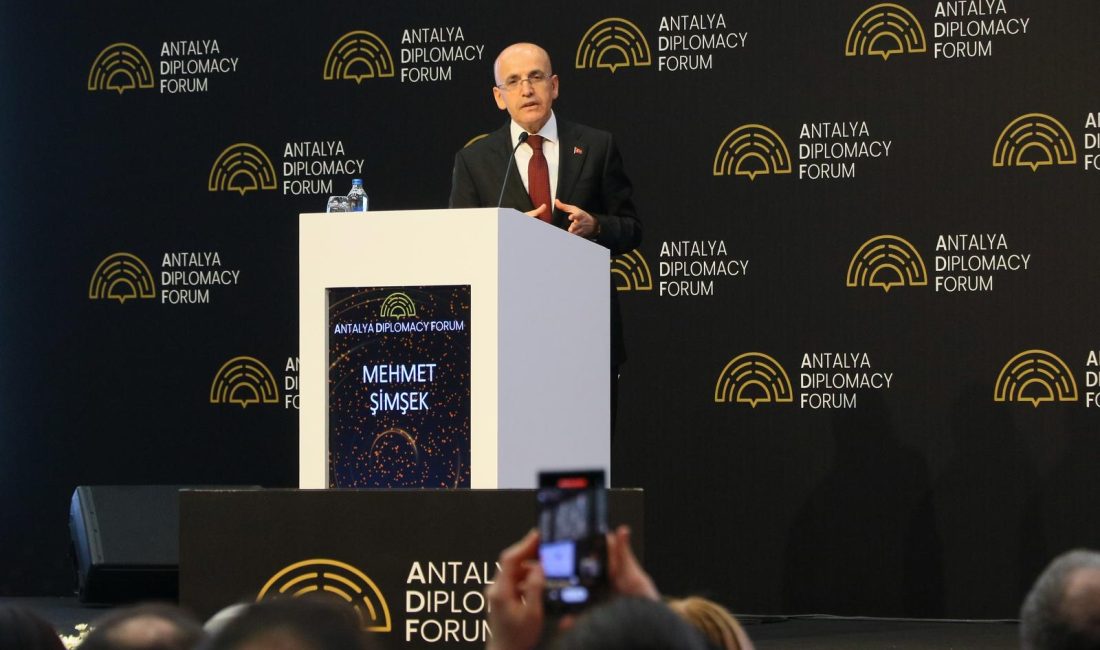 Hazine ve Maliye Bakanı Şimşek: “Enflasyon düşüyor, düşecek” Hazine ve Maliye Bakanı Mehmet Şimşek, “Enflasyon düşüyor, düşecek. Bu