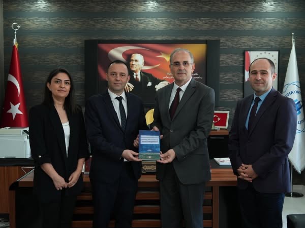 BANÜ akademisyenlerinden Manyas’a bilimsel katkı Bandırma Onyedi Eylül Üniversitesi akademisyenlerinin kaleme aldığı “Çok Disiplinli Manyas