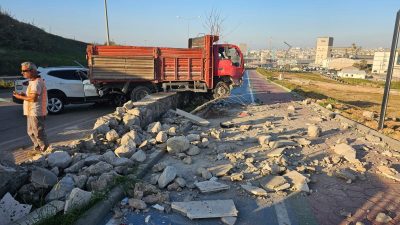 Erdek-Bandırma istikameti Liman Yolu üzerinde meydana gelen kazada iki araç