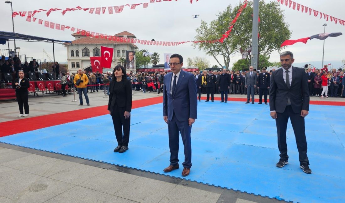 23 Nisan Ulusal Egemenlik ve Çocuk Bayramı dolayısıyla Bandırma’da resmi