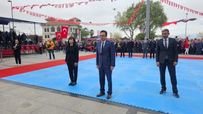 23 Nisan Ulusal Egemenlik ve Çocuk Bayramı dolayısıyla Bandırma’da resmi