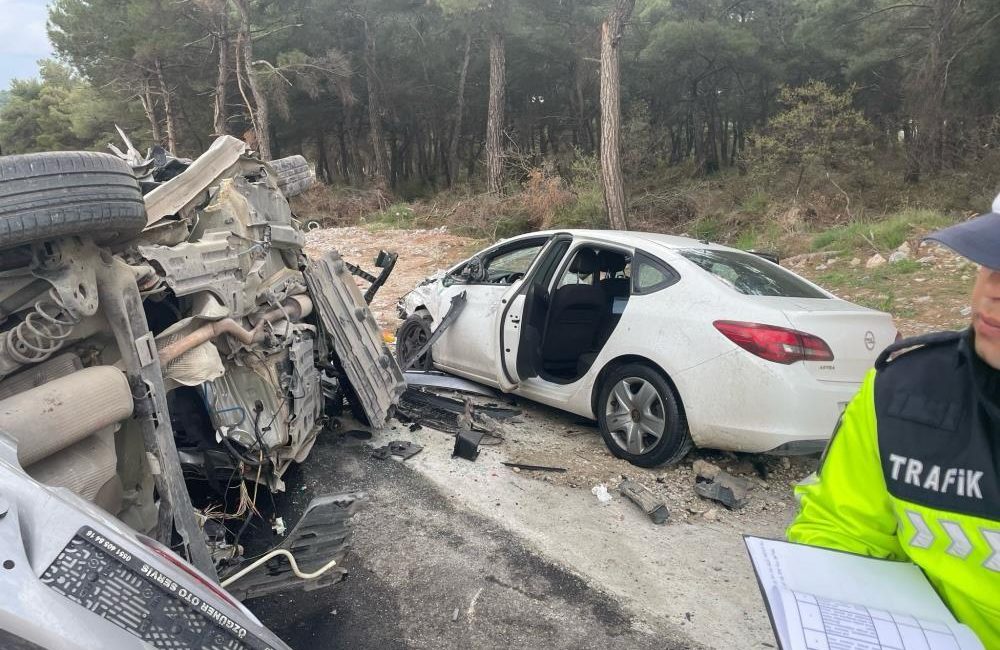 Balıkesir’de bayramda trafik kazalarında 4 kişi hayatını kaybetti, 34 kişi yaralandı Balıkesir’de cumartesi gününden bayram sonuna kadar meydana gelen 13 trafik
