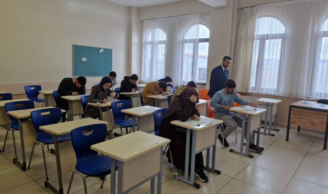 Bandırma’da Umre ödüllü bilgi yarışmasına yoğun ilgi Diyanet İşleri Başkanlığı’nın düzenlediği “Mevlid-i Nebi Umre Ödüllü Bilgi Yarışması”,