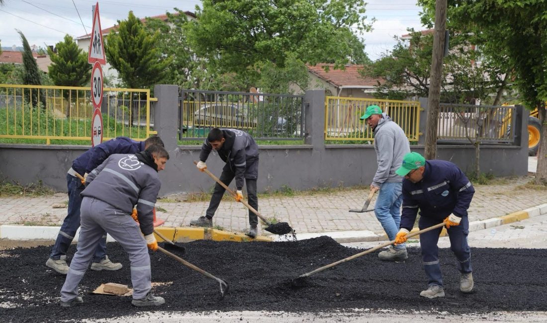 Gönen Belediyesi Karşıyaka’da altyapıya hız verdi Gönen Belediyesi, Karşıyaka Mahallesi’nde yaya ve araç güvenliğini arttırmak amacıyla