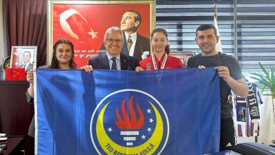 Modern Pentatlonda Türkiye ikincisi olan Zeynep Ay, öğretmenleriyle birlikte Bandırma