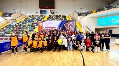 Susurluk Belediyesi sporcuları katıldıkları turnuvalardan dereceyle döndü. Susurluk Belediyesi çatısı