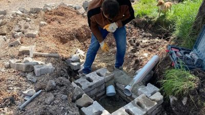 Gönen Belediyesi tarafından ilçedeki altyapının iyileştirilmesi kapsamında belirlenen alanlarda kazı,