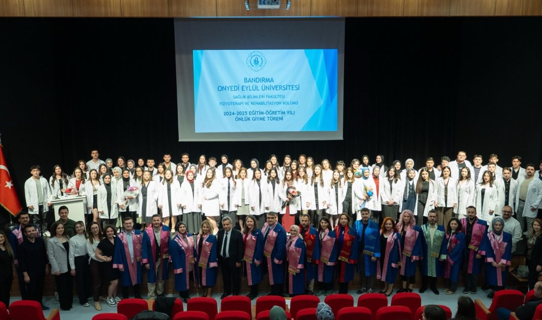BANÜ’de Fizyoterapi öğrencileri beyaz önlükle mesleğe ilk adımını attı BANÜ Sağlık Bilimleri Fakültesi’nde düzenlenen geleneksel törende beyaz önlüklerini giyen