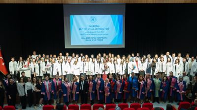 BANÜ Sağlık Bilimleri Fakültesi’nde düzenlenen geleneksel törende beyaz önlüklerini giyen