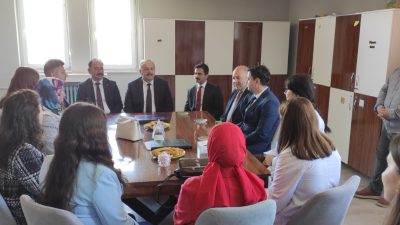 Erdek Kaymakamı Hasan Göç, Karşıyaka ve Çakıl’daki eğitim kurumlarında incelemelerde
