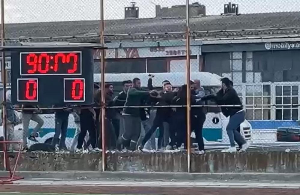 Bandırma’da maç sonrası kavga çıktı Balıkesir Marmara A Grubu 2. Küme’de şampiyonluk mücadelesi veren Bandırma’nın
