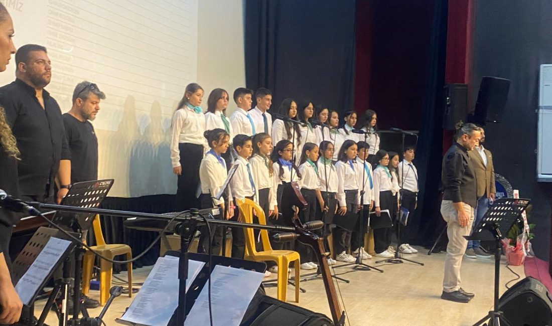 Orta Asya’dan Balkanlara ezgiler Bandırma’da seslendirildi Esnaf Sanatkarları Ortaokulu’nun düzenlediği konserde Altay’dan Sibirya’ya, Kazakistan’dan Balkanlara uzanan