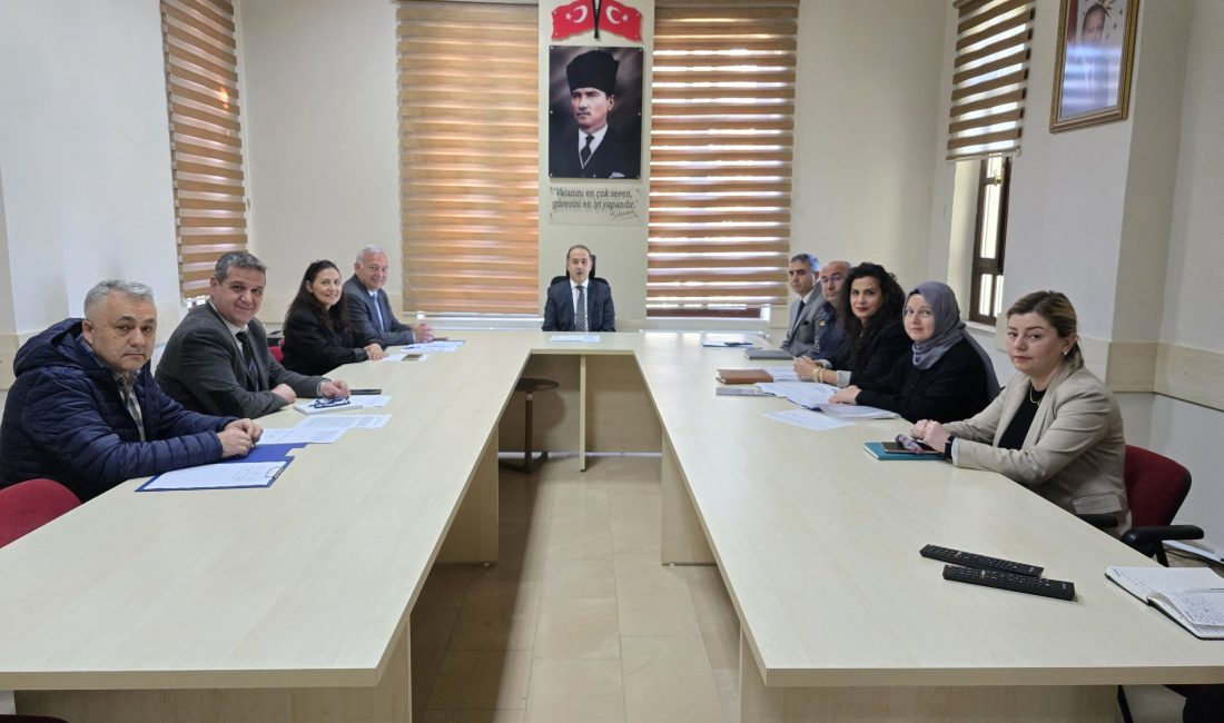 Bandırma’da sahipsiz hayvanların yaşam koşulları değerlendirildi Bandırma Kaymakamı Engin Aksakal, ilçede sahipsiz hayvanlarla ilgili yürütülen çalışmaları
