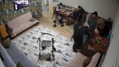 Balıkesir’de bakım evinde yemek yerken soluk borusuna yemek kaçan 91