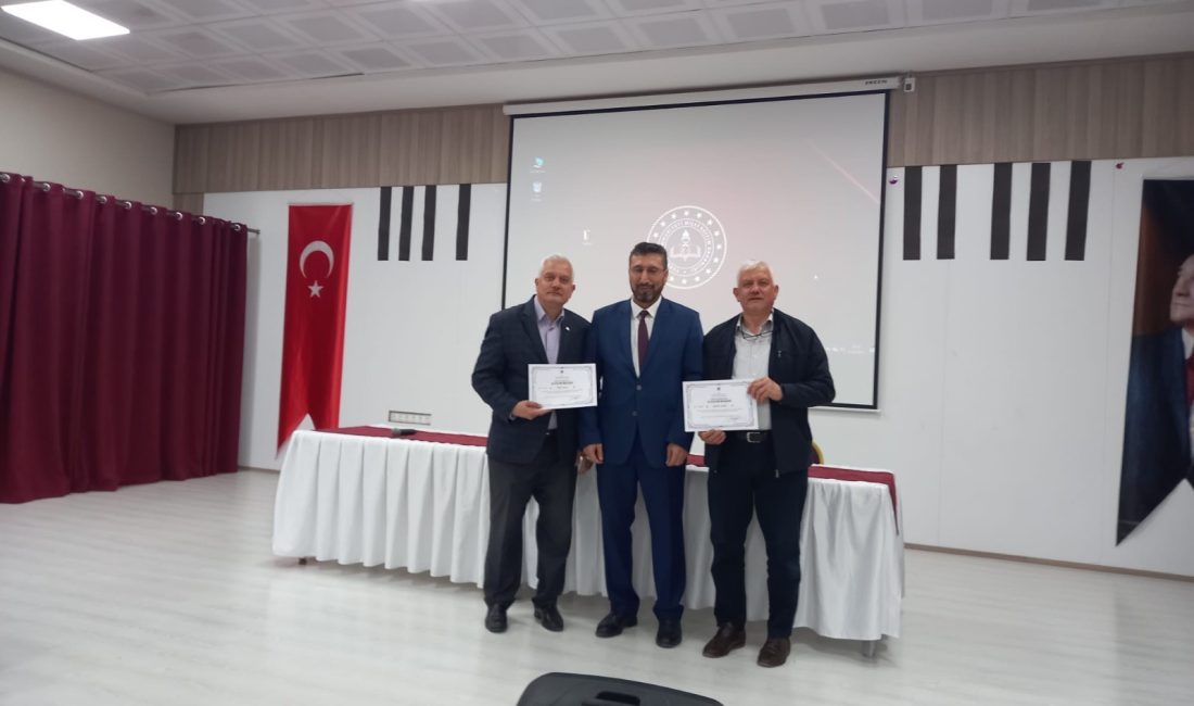 Bandırma Müftülüğü’nün düzenlediği aylık mutat personel toplantısında din görevlileri ve