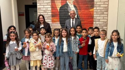 Atatürk İlkokulu 1’inci sınıf öğrencileri, Erdek Belediyesi tarafından açılan halk