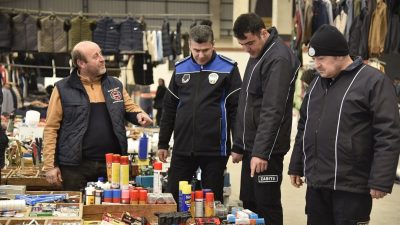Dursunbey’de vatandaşların güvenle alışveriş yapabilmeleri için Zabıta Amirliği ekipleri tarafından