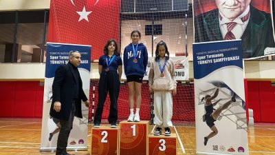 Isparta’da düzenlenen Türkiye Küçükler ve Minikler Boulder Şampiyonası’nda Balıkesir Büyükşehir
