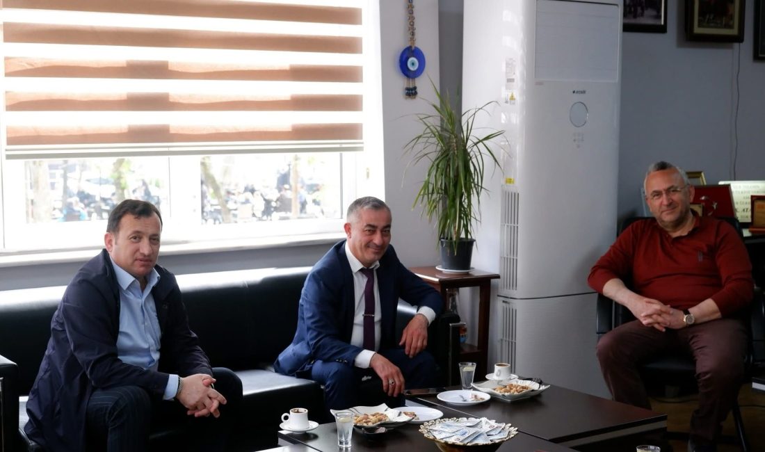 Manyas Belediyesi’nden Başkan Semizel’e nezaket ziyareti Manyas Belediye Başkanı Ahmet Duru ve Başkan Yardımcısı Çağdaş Canbay,