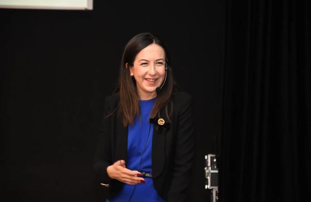 Psikolog Dr. Elif Ünsal Özberk’ten kadınlara farkındalık semineri Balıkesir Kent Konseyi’nin düzenlediği Kadın Atölyeleri etkinlikleri kapsamında, “Stresi Anlamak,