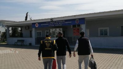 Balıkesir’de polis ekipleri tarafından aranan şahısların yakalanmasına yönelik yapılan operasyonlarda