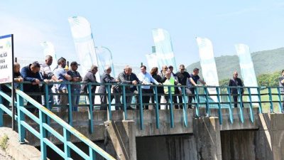 Manyas Belediyesi tarafından düzenlenen törenle Manyas Barajı’ndan su verilmesiyle birlikte