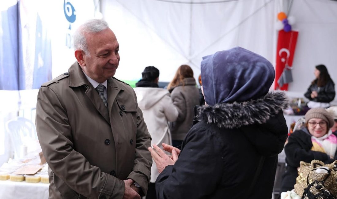 Yeloğlu, Kadın El Emeği Festivali’nde emekçi kadınlarla buluştu Kadın El Emeği Festivali’nde emekçi kadınlarla buluşan Bandırma Belediye Başkan