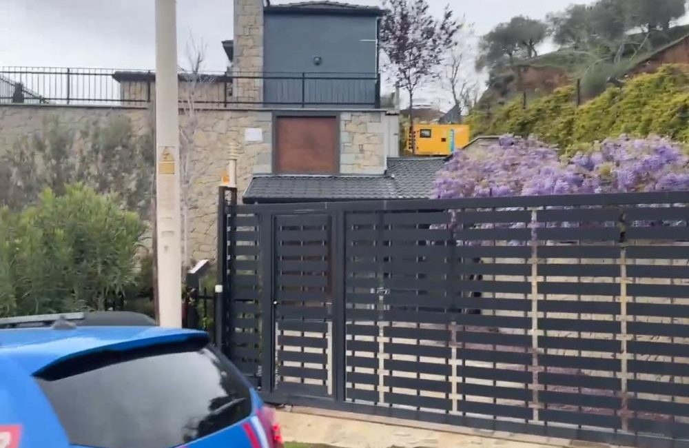 Ekrem İmamoğlu’nun babasının yazlık evinde arama yapıldığı iddia edildi Edremit’e bağlı Güre Mahallesi’nde, İstanbul Büyükşehir Belediye Başkanı Ekrem İmamoğlu’nun