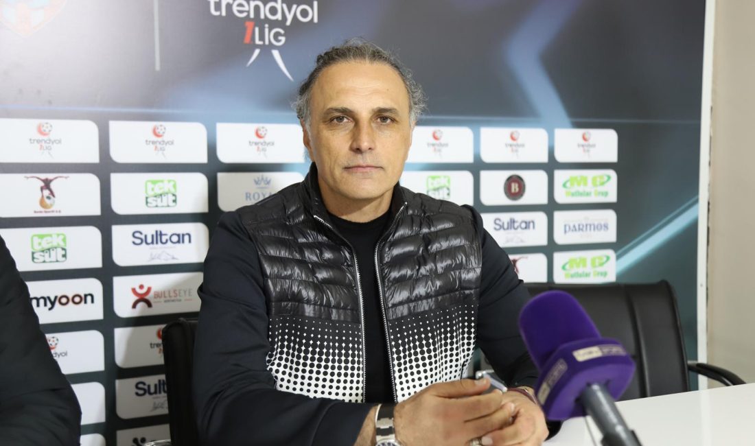 Bandırmaspor – Iğdır FK maçının ardından Bandırmaspor Teknik Direktörü Mustafa Gürsel ile Iğdır FK Teknik Sorumlusu