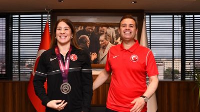 Balıkesir Büyükşehir Belediye Başkanı Ahmet Akın, 2025 Avrupa Güreş Şampiyonası’ndan