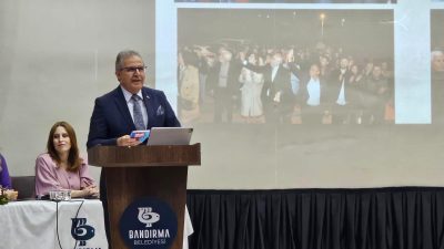 Bandırma Belediye Başkanı Dursun Mirza, Barış Manço Kültür Merkezi’nde gerçekleştirdiği