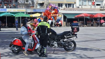 Bandırma’da motosiklet trafiği her geçen gün artarken, özellikle Cumhuriyet Meydanı