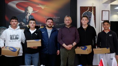 Balıkesir’i Türkiye Şampiyonası’nda temsil edecek sporcular, Susurluk Belediye Başkanı Hakan