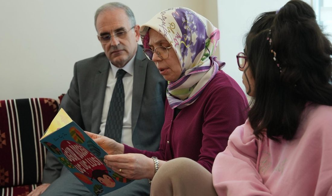 Bandırma Onyedi Eylül Üniversitesi, özel gereksinimli çocuklarla masal okuma etkinliğinde
