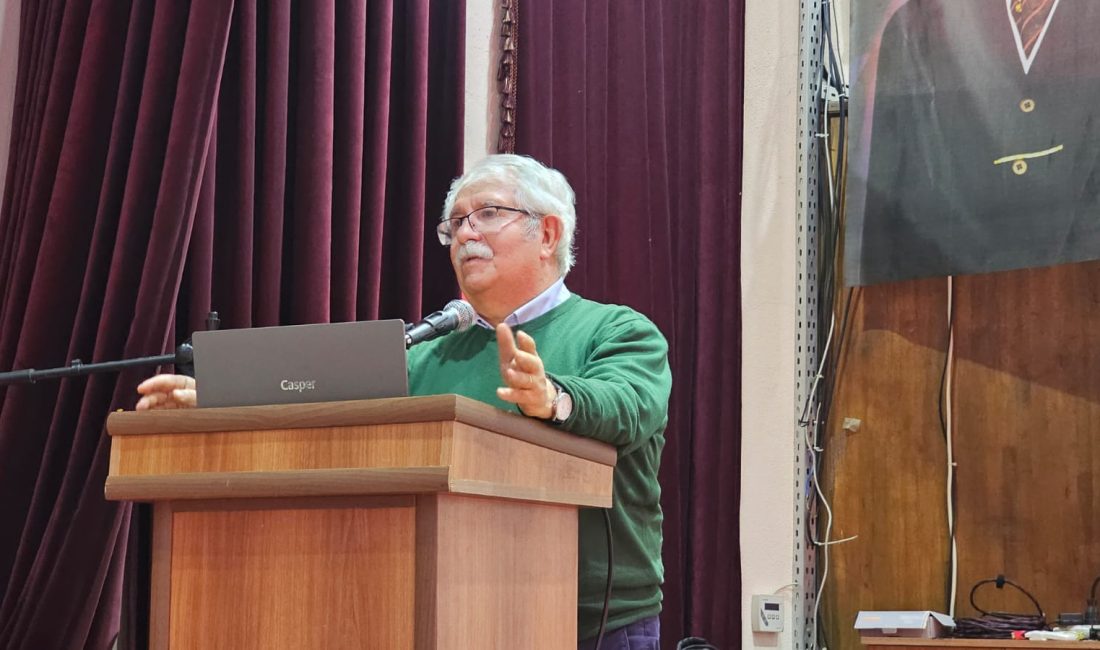 Prof. Kocabaş: “Bugün eğitim, laik yapısından uzaklaştırılıyor” Eğitim İş ve Eğitim Sen’in birlikte düzenlediği programda, Köy Enstitüleri’nin