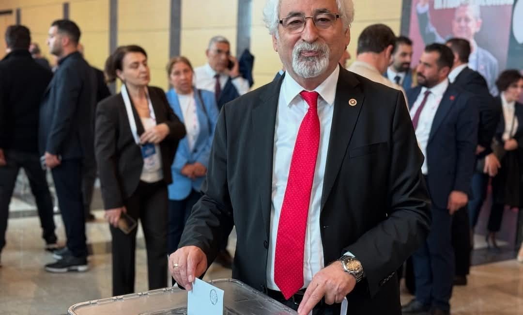 Özgür Özel’in parti meclisi listesinde Mehmet Tüm yer almadı. CHP’nin