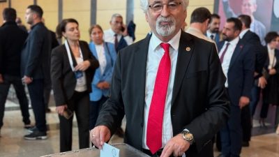 Özgür Özel’in parti meclisi listesinde Mehmet Tüm yer almadı. CHP’nin